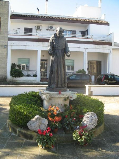 Rione di Caprarica - piazzetta Padre Pio da Pietralcina